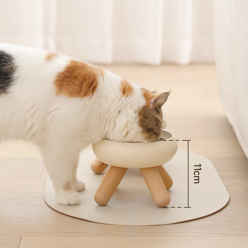 Futterschale aus Keramik